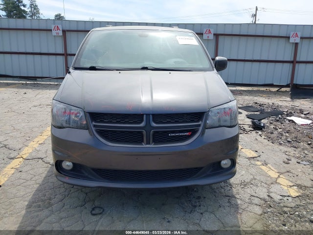 2018 Dodge Grand Caravan Gt მანქანა იყიდება აუქციონზე, vin: 2C4RDGEGXJR327863, აუქციონის ნომერი: 44649045