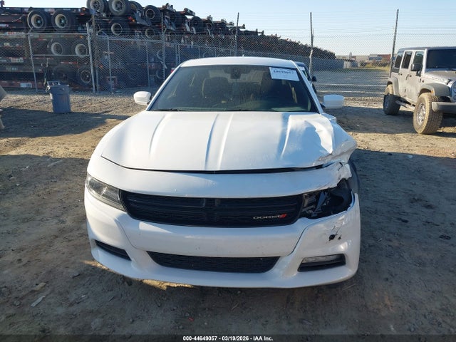 2C3CDXHG9FH734009 Dodge Charger Sxt