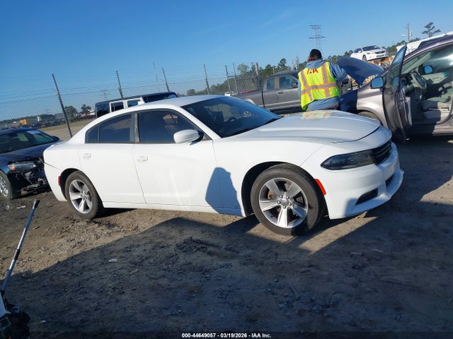 2C3CDXHG9FH734009 Dodge Charger Sxt