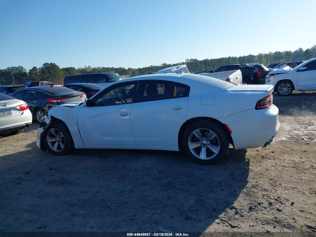 2C3CDXHG9FH734009 Dodge Charger Sxt