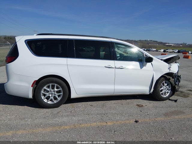 Auction sale of the 2022 Chrysler Pacifica Touring L, vin: 2C4RC1BG2NR114867, lot number: 44649124