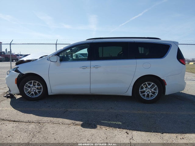 Auction sale of the 2022 Chrysler Pacifica Touring L, vin: 2C4RC1BG2NR114867, lot number: 44649124
