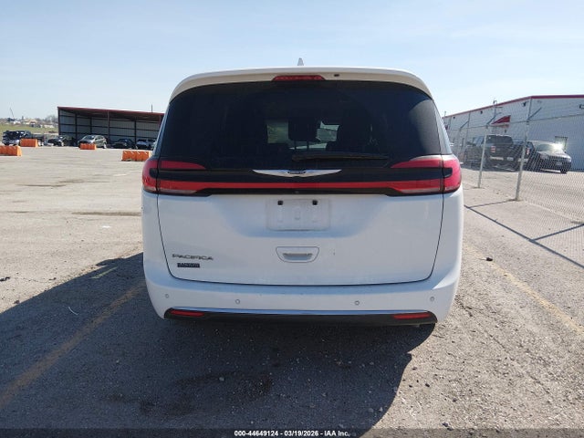 Auction sale of the 2022 Chrysler Pacifica Touring L, vin: 2C4RC1BG2NR114867, lot number: 44649124
