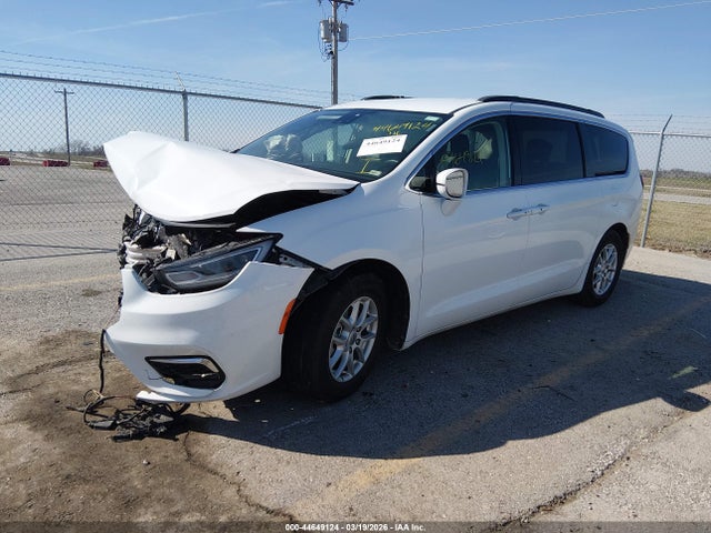Auction sale of the 2022 Chrysler Pacifica Touring L, vin: 2C4RC1BG2NR114867, lot number: 44649124