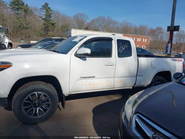 2020 Toyota Tacoma Trd Sport მანქანა იყიდება აუქციონზე, vin: 5TFSZ5AN4LX216063, აუქციონის ნომერი: 44649243
