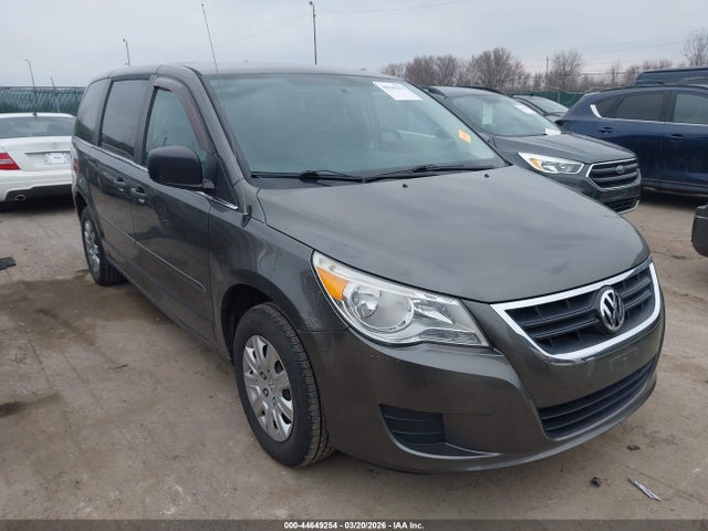2010 VOLKSWAGEN ROUTAN 2V4RW4D13AR237272