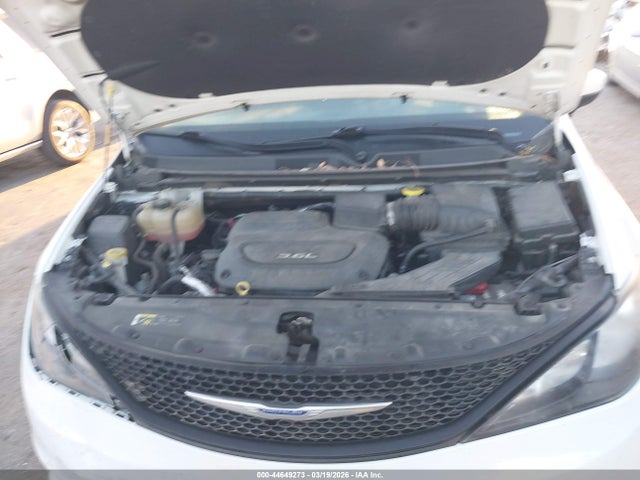 44649273 :رقم المزاد ، 2C4RC1AG7JR237270 vin ، 2018 Chrysler Pacifica L مزاد بيع
