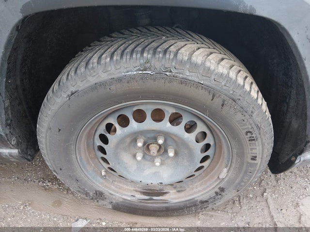 Toyota RAV4 LE 2019 JTMF1RFV9KD033234 Image 12
