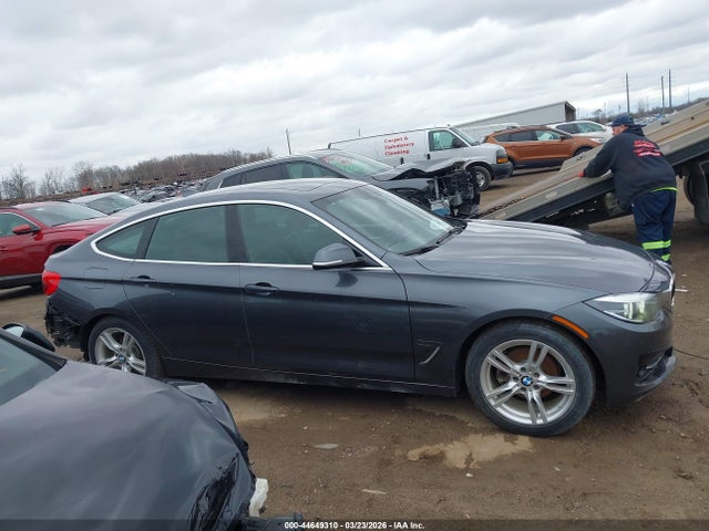 44649310 :رقم المزاد ، WBA8Z9C58JB220493 vin ، 2018 Bmw 330i Gran Turismo Xdrive مزاد بيع