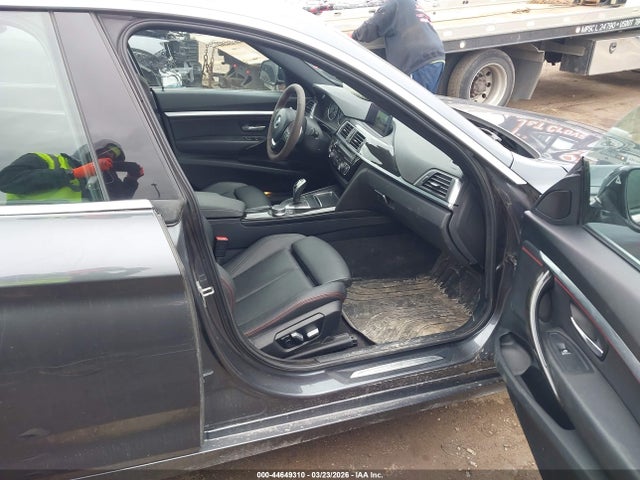 44649310 :رقم المزاد ، WBA8Z9C58JB220493 vin ، 2018 Bmw 330i Gran Turismo Xdrive مزاد بيع