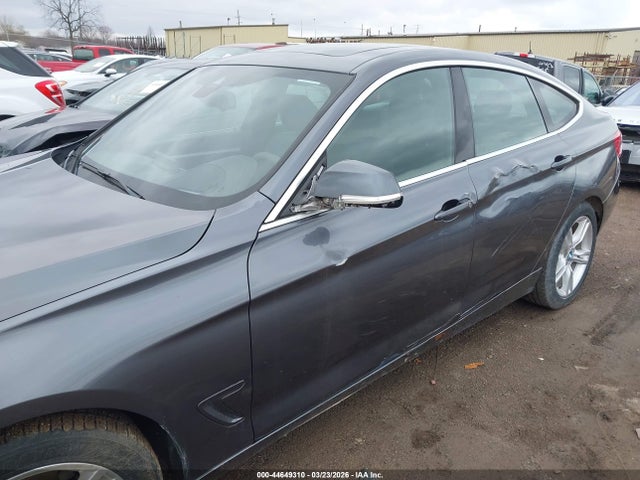 44649310 :رقم المزاد ، WBA8Z9C58JB220493 vin ، 2018 Bmw 330i Gran Turismo Xdrive مزاد بيع