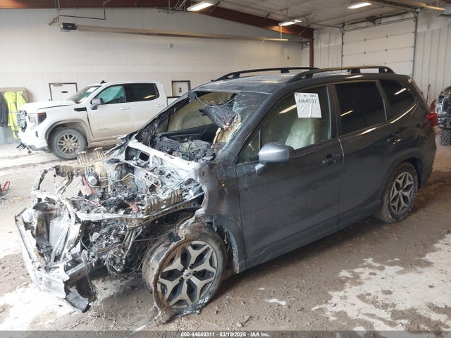44649311 :رقم المزاد ، JF2SKADC1PH486621 vin ، 2023 Subaru Forester Premium مزاد بيع