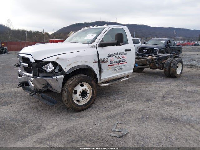44649341 :رقم المزاد ، 3C7WRMCL0JG352248 vin ، 2018 Ram 5500 Chassis Tradesman/slt مزاد بيع