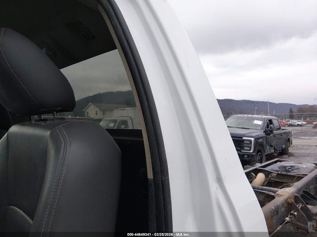 44649341 :رقم المزاد ، 3C7WRMCL0JG352248 vin ، 2018 Ram 5500 Chassis Tradesman/slt مزاد بيع