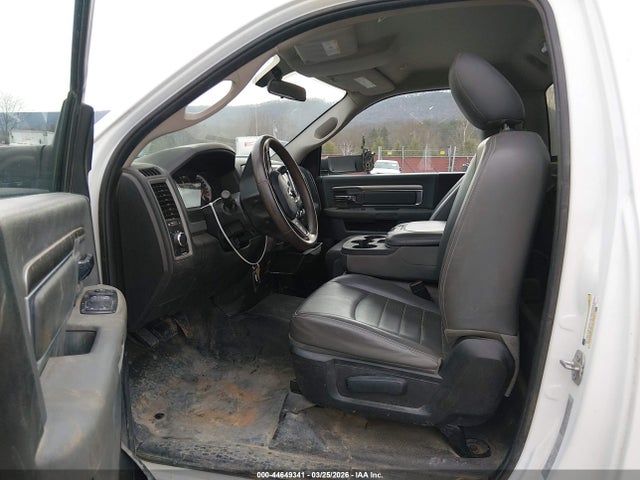 44649341 :رقم المزاد ، 3C7WRMCL0JG352248 vin ، 2018 Ram 5500 Chassis Tradesman/slt مزاد بيع