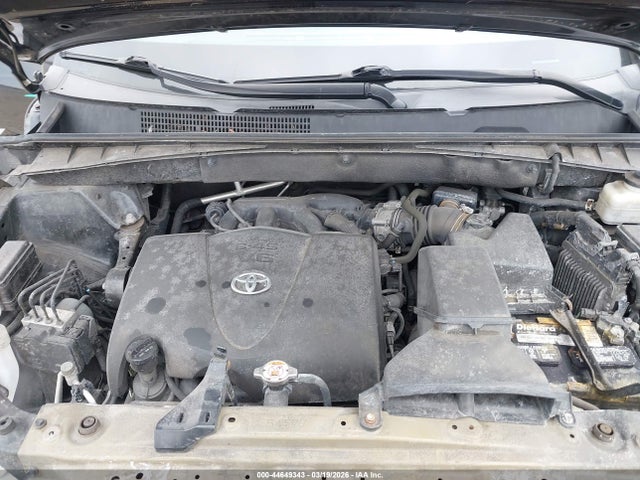 5TDJZRFH8JS822622 Toyota Highlander Xle