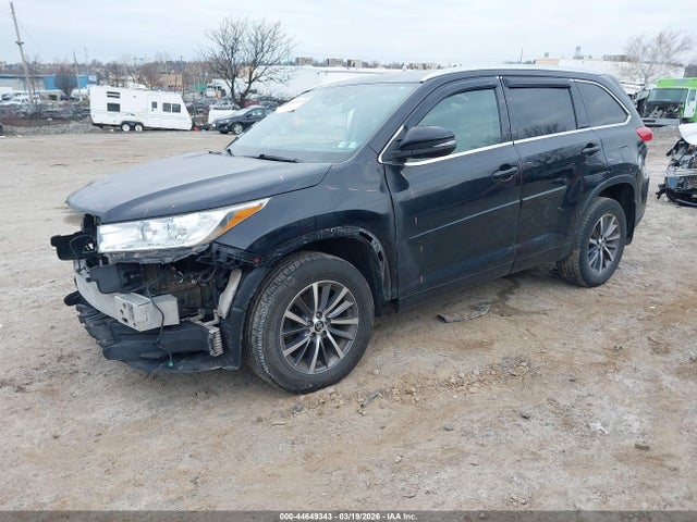 5TDJZRFH8JS822622 Toyota Highlander Xle