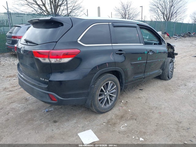 5TDJZRFH8JS822622 Toyota Highlander Xle
