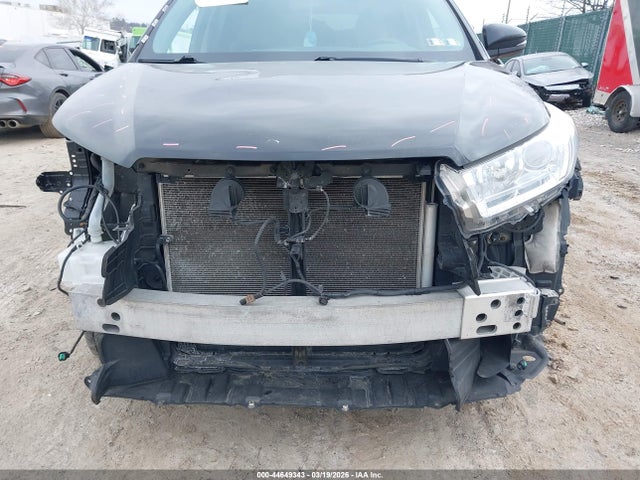5TDJZRFH8JS822622 Toyota Highlander Xle
