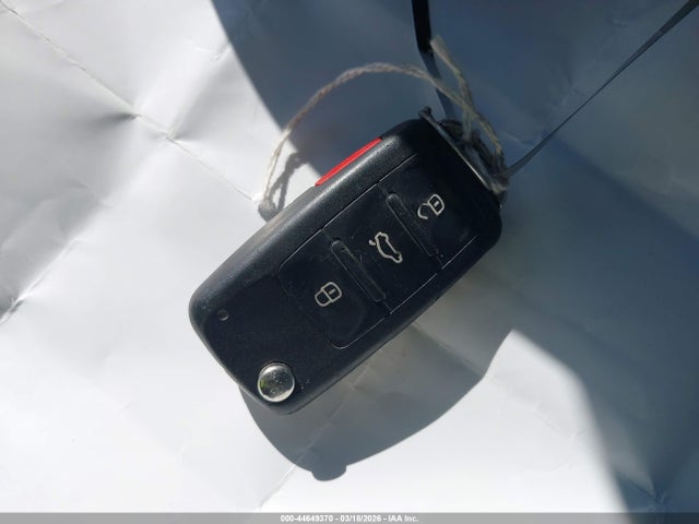 2013 VOLKSWAGEN BEETLE 3VWJX7AT0DM677373 Photo 10