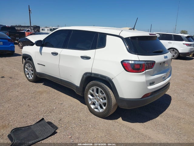 2019 JEEP COMPASS 3C4NJCABXKT685845 Photo 2