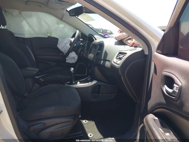 2019 JEEP COMPASS 3C4NJCABXKT685845 Photo 4