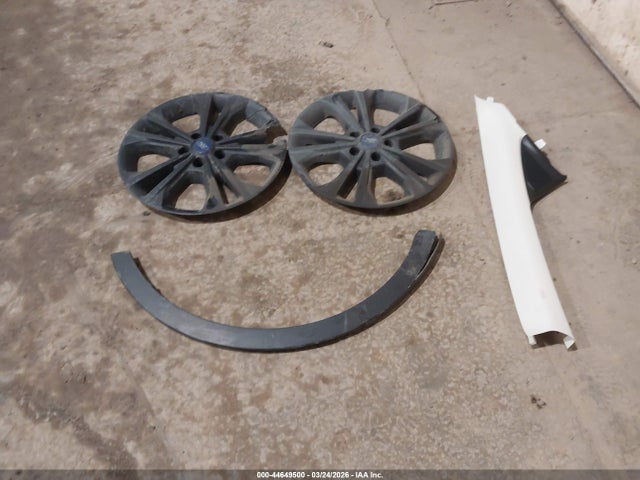 44649500 :رقم المزاد ، 1FMCU9HD0JUB13367 vin ، 2018 Ford Escape Sel مزاد بيع