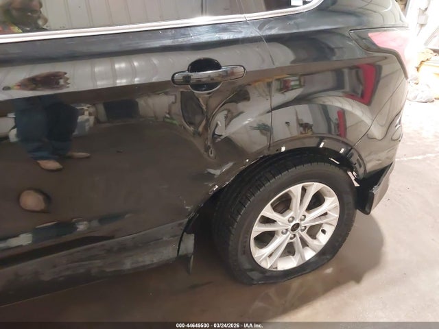 44649500 :رقم المزاد ، 1FMCU9HD0JUB13367 vin ، 2018 Ford Escape Sel مزاد بيع