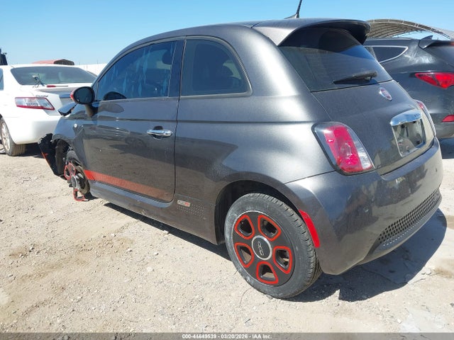 2016 FIAT 500E 3C3CFFGE3GT221724 Photo 2
