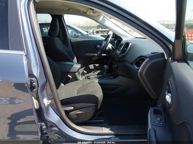 44649592 :رقم المزاد ، 1C4PJLCB3KD370316 vin ، 2019 Jeep Cherokee Latitude Fwd مزاد بيع