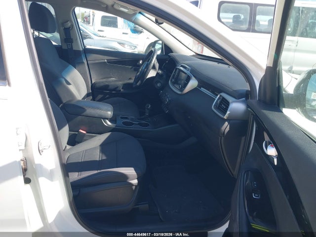 5XYPG4A57HG284163 KIA Sorento 3.3l Lx