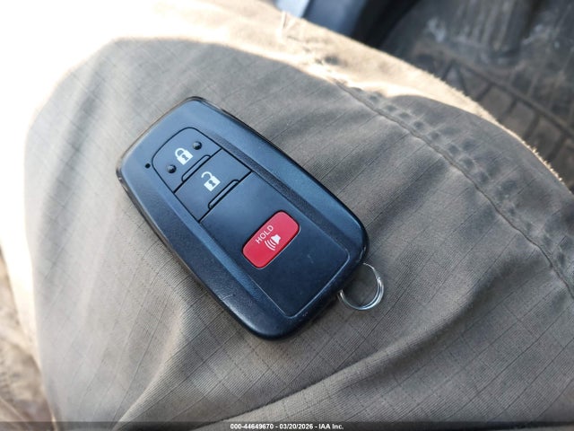 Toyota Prius Three 2016 JTDKARFU8G3016332 Image 11
