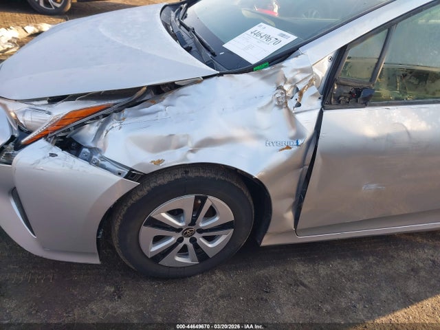 Toyota Prius Three 2016 JTDKARFU8G3016332 Image 18