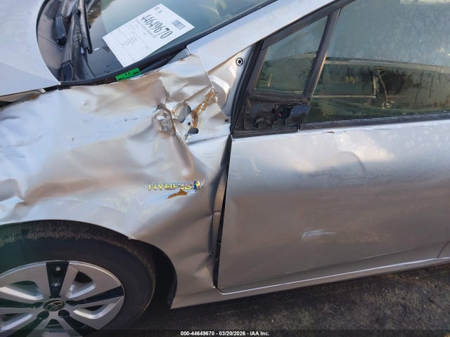 Toyota Prius Three 2016 JTDKARFU8G3016332 Image 19