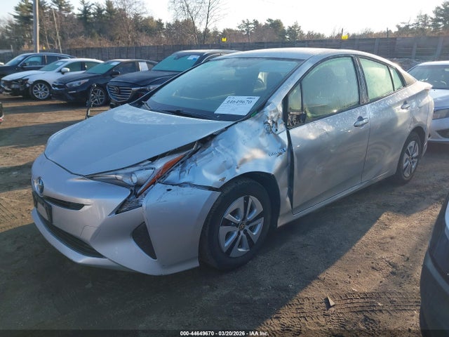 Toyota Prius Three 2016 JTDKARFU8G3016332 Image 2
