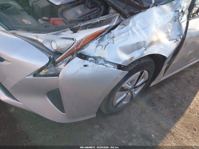 Toyota Prius Three 2016 JTDKARFU8G3016332 Image 6