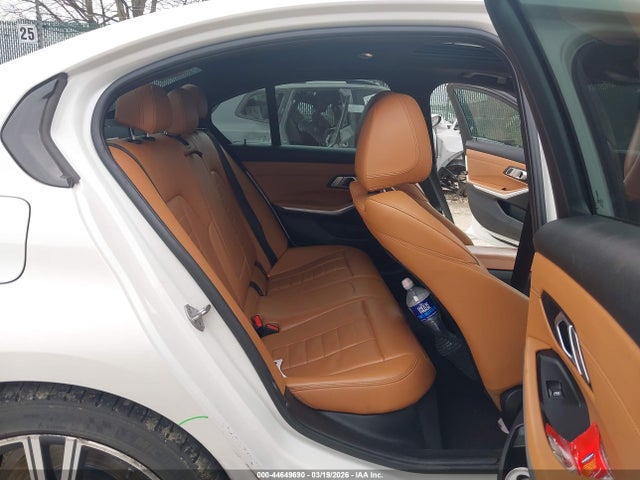 44649690 :رقم المزاد ، 3MW5R7J09L8B31499 vin ، 2020 Bmw 330i Xdrive مزاد بيع