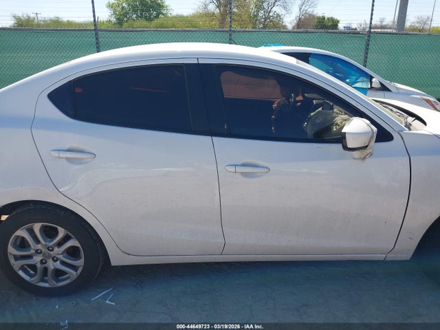 44649723 :رقم المزاد ، 3MYDLBYV8JY313682 vin ، 2018 Toyota Yaris Ia مزاد بيع