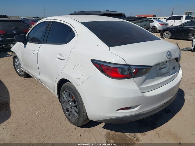 44649723 :رقم المزاد ، 3MYDLBYV8JY313682 vin ، 2018 Toyota Yaris Ia مزاد بيع