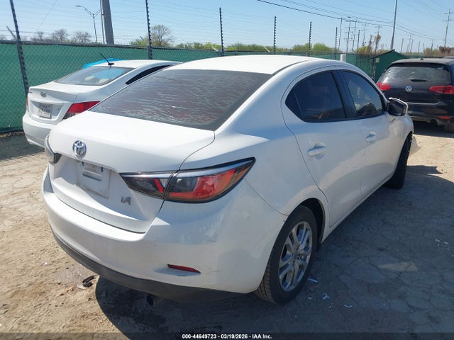 44649723 :رقم المزاد ، 3MYDLBYV8JY313682 vin ، 2018 Toyota Yaris Ia مزاد بيع