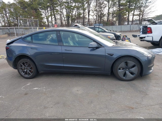 44649733 :رقم المزاد ، 5YJ3E1EB7NF253629 vin ، 2022 Tesla Model 3 Long Range Dual Motor All-wheel Drive مزاد بيع