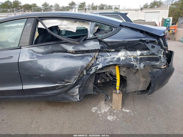 44649733 :رقم المزاد ، 5YJ3E1EB7NF253629 vin ، 2022 Tesla Model 3 Long Range Dual Motor All-wheel Drive مزاد بيع
