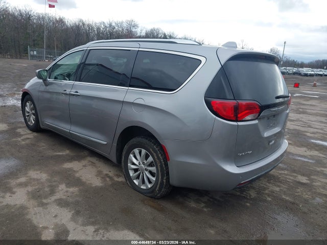 Продажа на аукционе авто 2018 Chrysler Pacifica Touring L, vin: 2C4RC1BG2JR236168, номер лота: 44649734