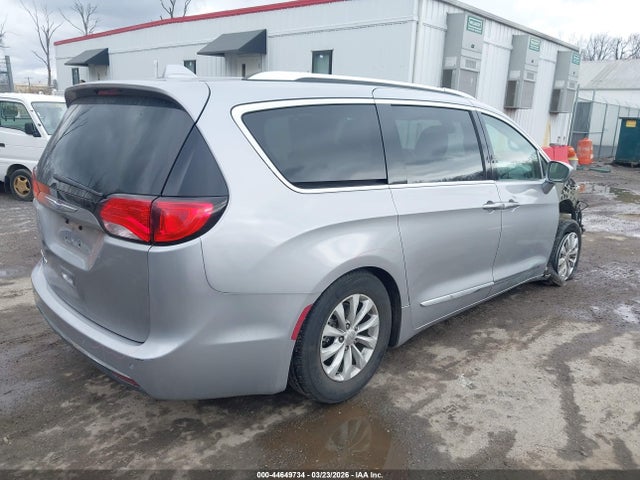 Продажа на аукционе авто 2018 Chrysler Pacifica Touring L, vin: 2C4RC1BG2JR236168, номер лота: 44649734