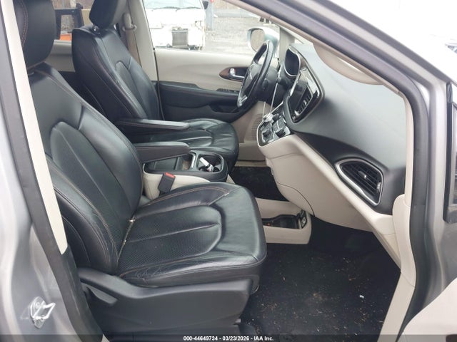 Продажа на аукционе авто 2018 Chrysler Pacifica Touring L, vin: 2C4RC1BG2JR236168, номер лота: 44649734