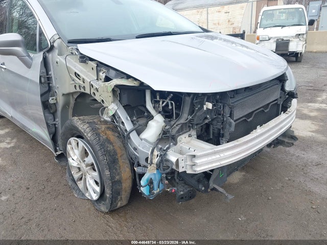 Продажа на аукционе авто 2018 Chrysler Pacifica Touring L, vin: 2C4RC1BG2JR236168, номер лота: 44649734