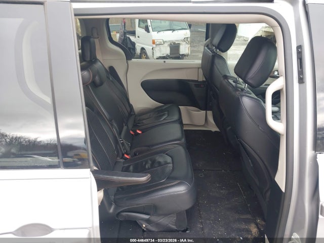 Продажа на аукционе авто 2018 Chrysler Pacifica Touring L, vin: 2C4RC1BG2JR236168, номер лота: 44649734
