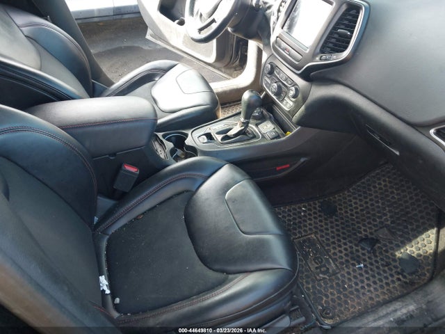 44649810 :رقم المزاد ، 1C4PJMBX0KD217945 vin ، 2019 Jeep Cherokee Trailhawk 4x4 مزاد بيع