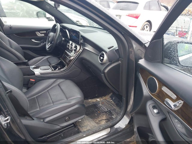 44649813 :رقم المزاد ، WDC0G8EB3LF674174 vin ، 2020 Mercedes-benz Glc 300 4matic مزاد بيع