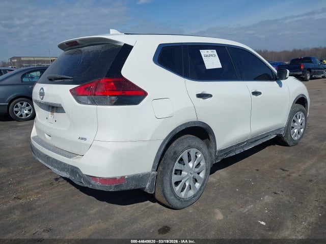 2017 Nissan Rogue S მანქანა იყიდება აუქციონზე, vin: JN8AT2MV5HW013353, აუქციონის ნომერი: 44649820